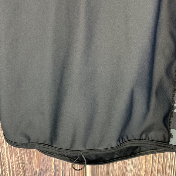 Woman’s Xcel UV Shield Black W/ Hibiscus Pattern Swim/Surf/Boat- Size Medium - Picture 3 of 5